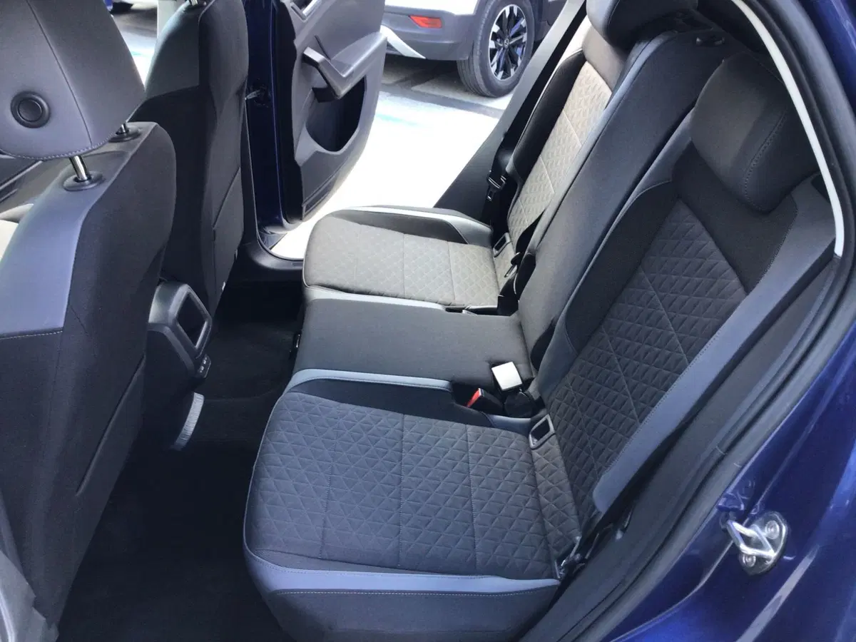 Volkswagen T-Cross usata a Genova (12)