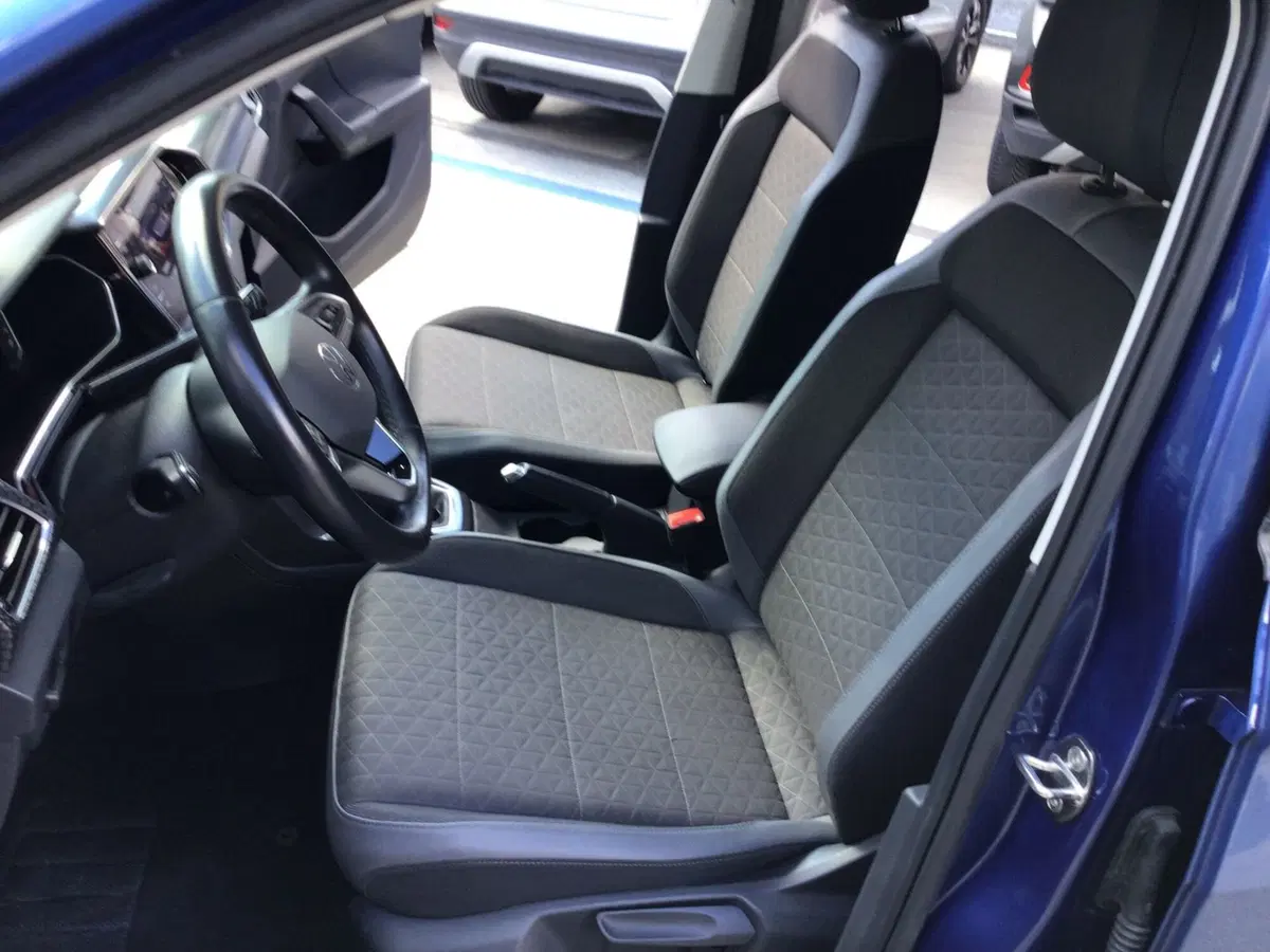 Volkswagen T-Cross usata a Genova (13)