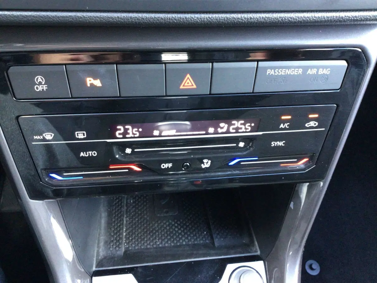 Volkswagen T-Cross usata a Genova (20)