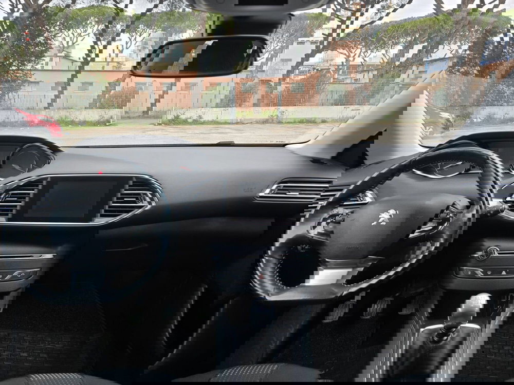 Peugeot 308 usata a Massa-Carrara (11)