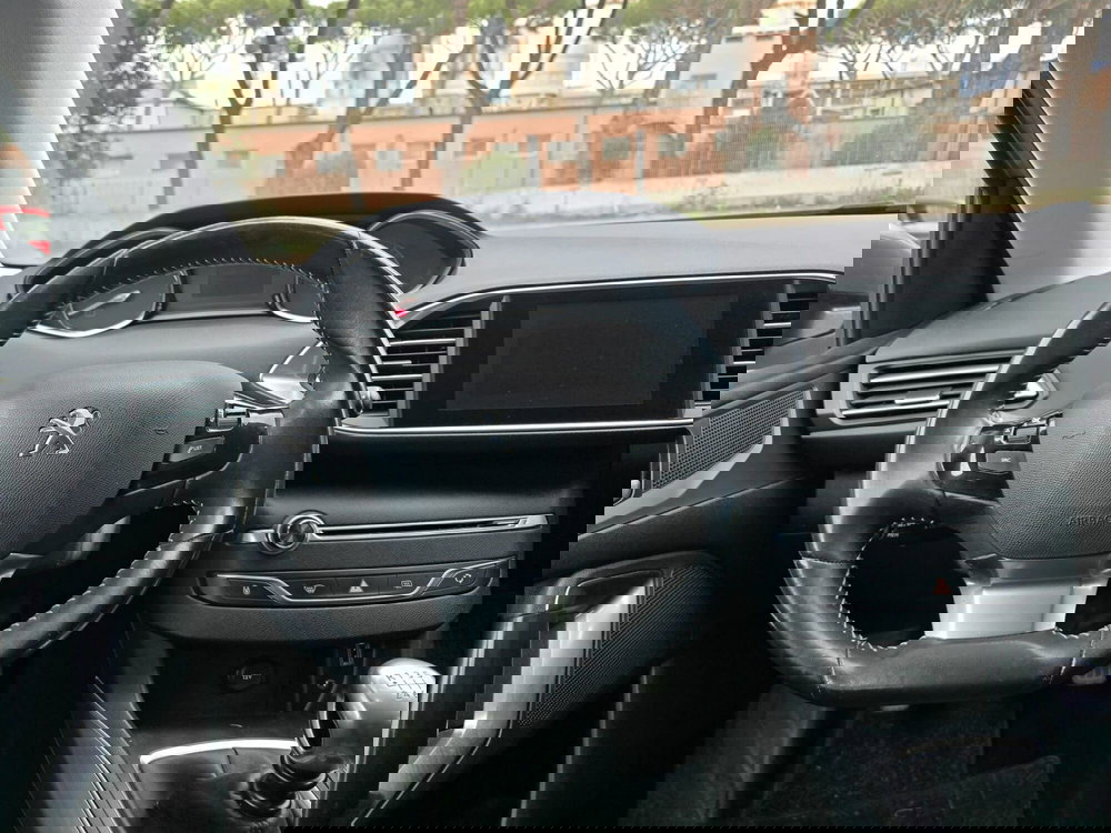 Peugeot 308 usata a Massa-Carrara (16)