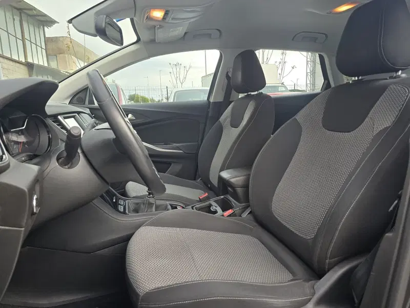 Opel Crossland X usata a Massa-Carrara (16)