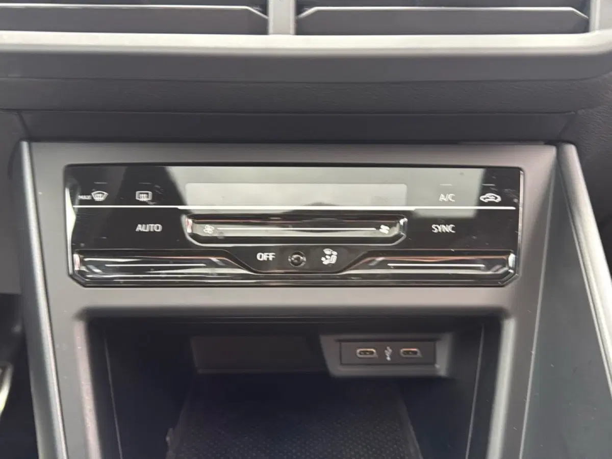 Volkswagen Taigo usata a Terni (14)