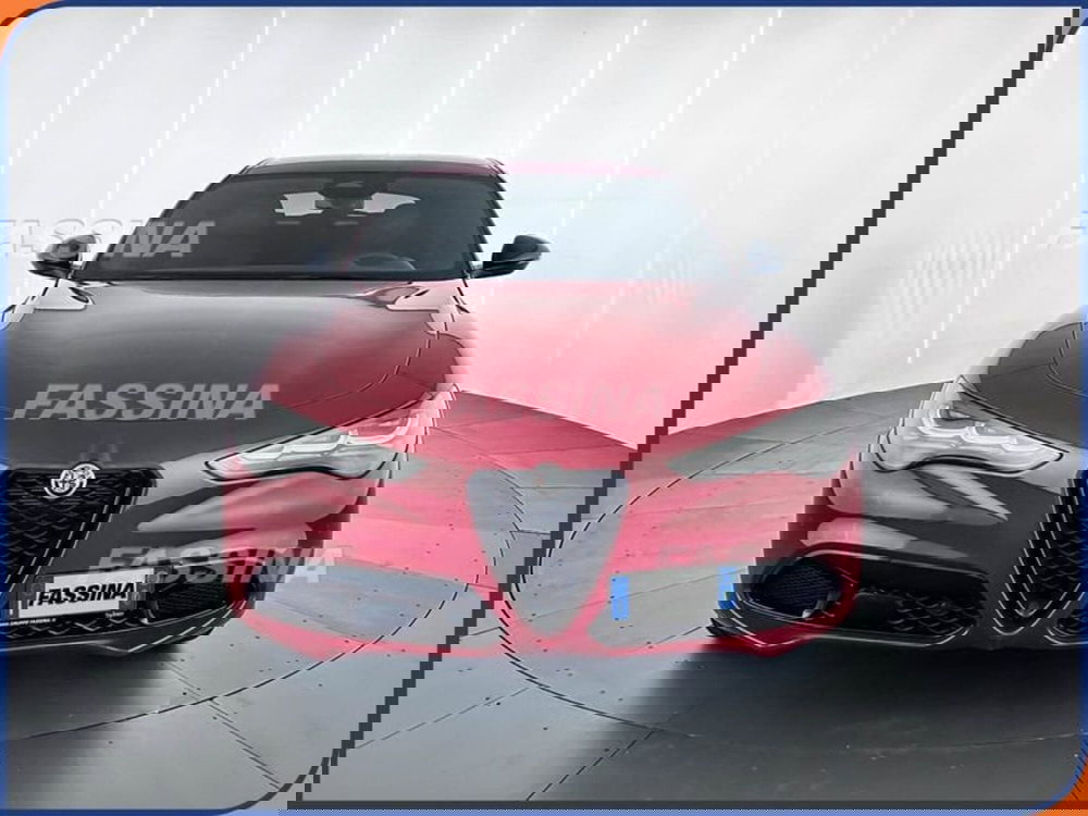 Alfa Romeo Stelvio nuova a Milano (2)