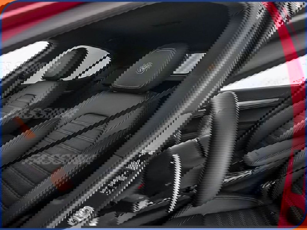 Alfa Romeo Stelvio nuova a Milano (8)