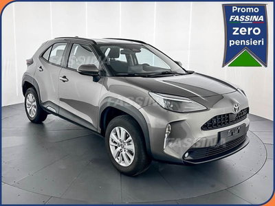 Toyota Yaris Cross Trend awd-i 115cv e-cvt del 2024 usata a Milano