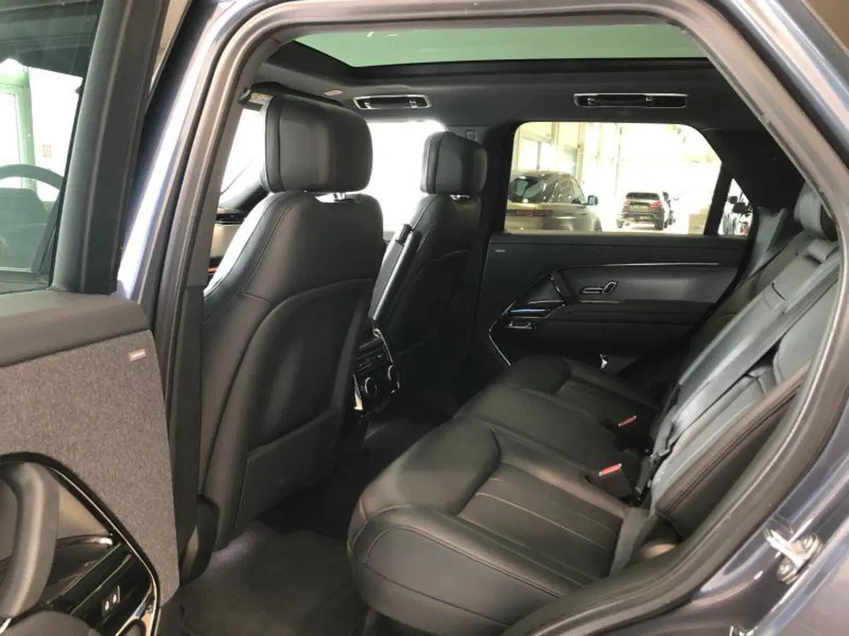 Land Rover Range Rover Sport usata a Venezia (5)