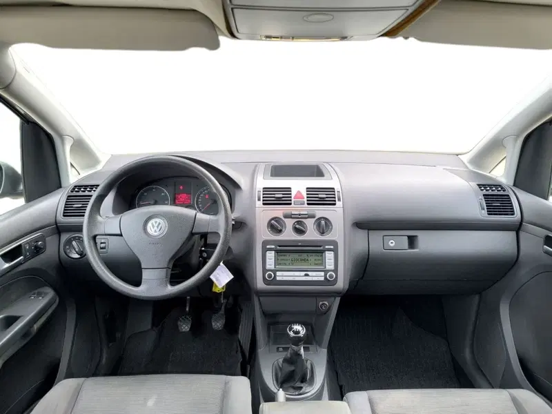 Volkswagen Touran usata a Udine (11)