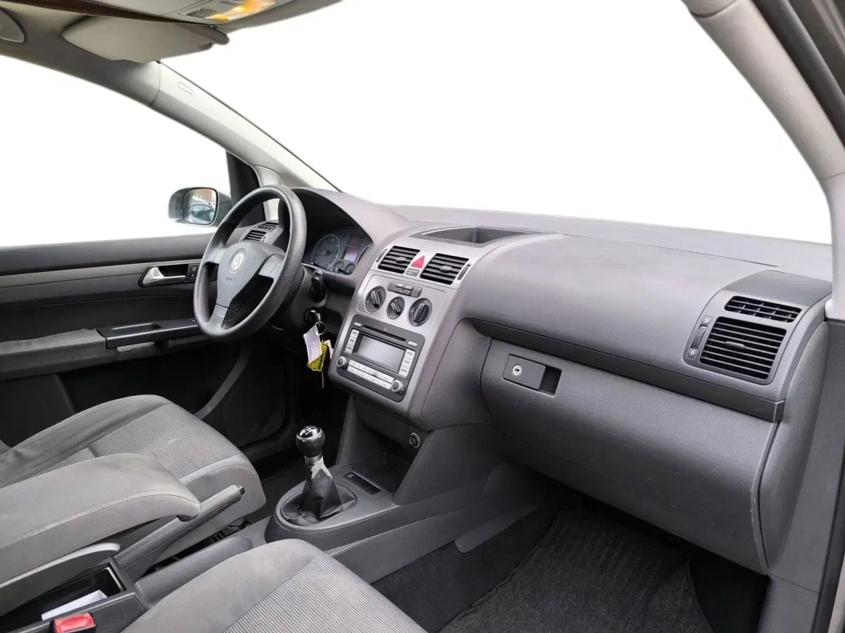 Volkswagen Touran usata a Udine (12)