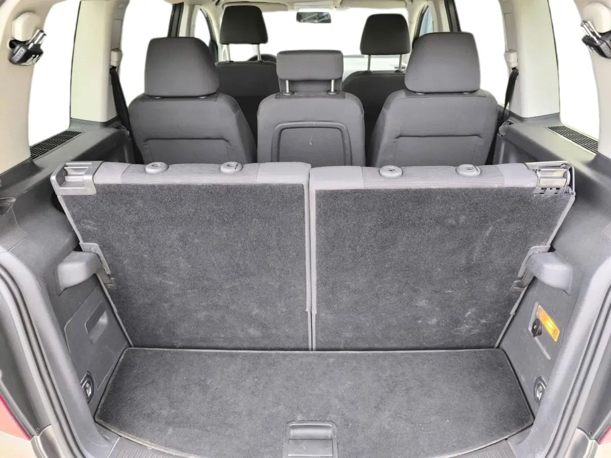 Volkswagen Touran usata a Udine (14)