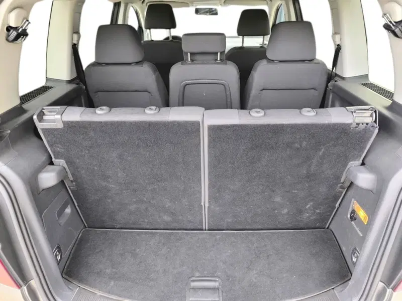 Volkswagen Touran usata a Udine (14)