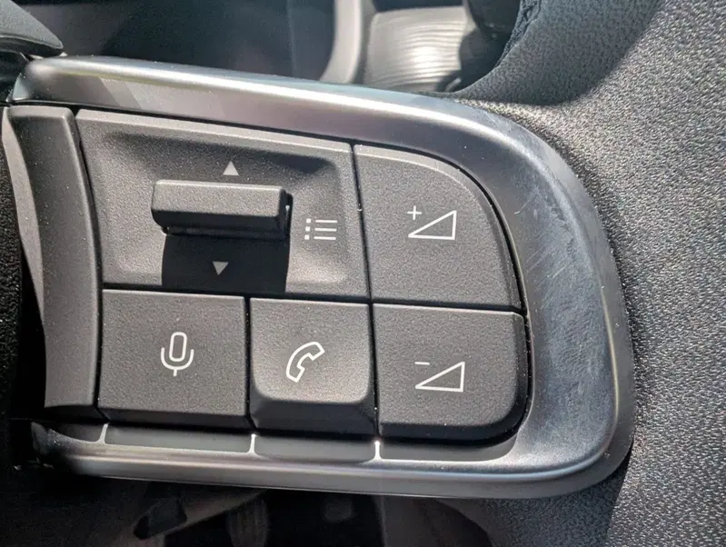 Jeep Avenger nuova a Milano (12)