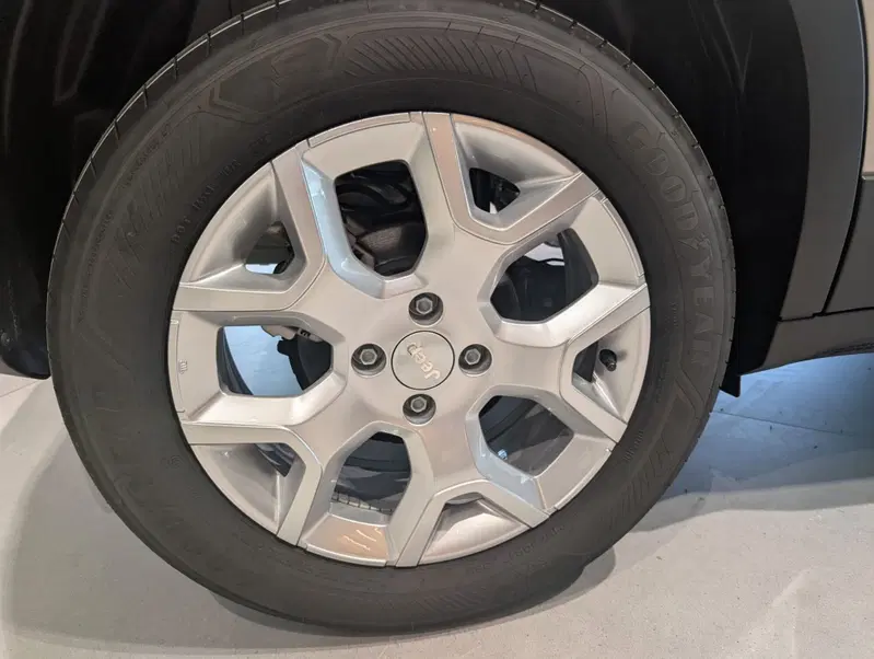Jeep Avenger nuova a Milano (6)