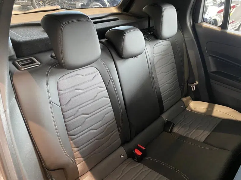 Jeep Avenger nuova a Firenze (10)