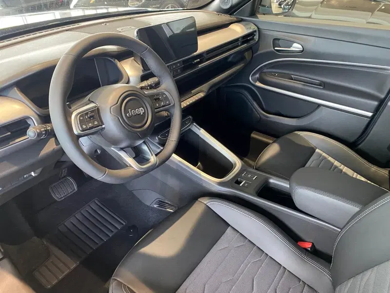 Jeep Avenger nuova a Firenze (12)
