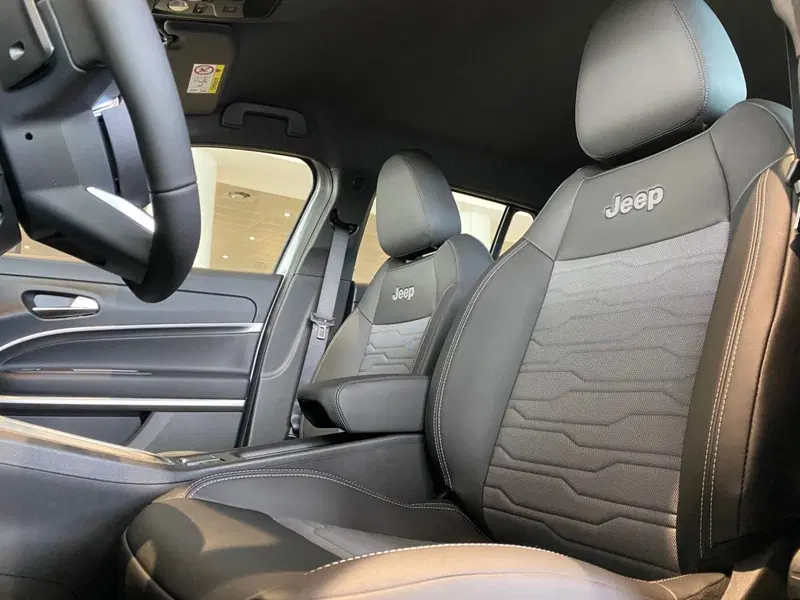 Jeep Avenger nuova a Firenze (13)