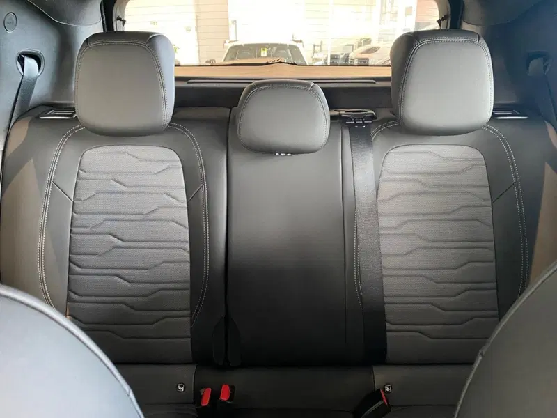 Jeep Avenger nuova a Firenze (14)