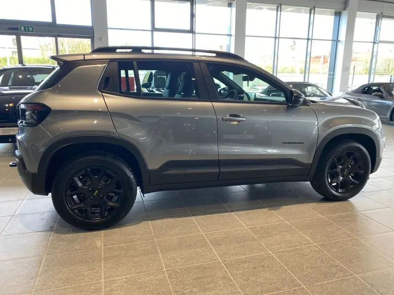 Jeep Avenger nuova a Firenze (4)