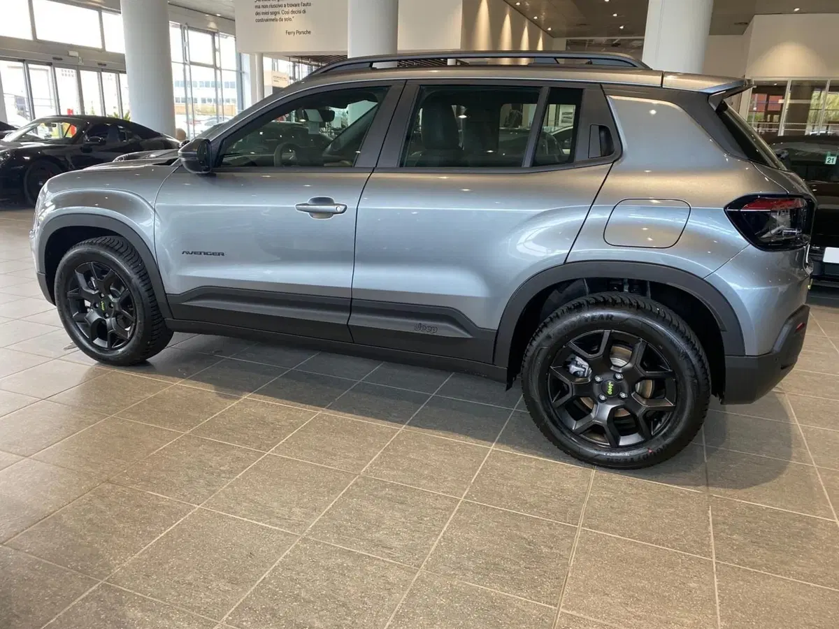 Jeep Avenger nuova a Firenze (6)