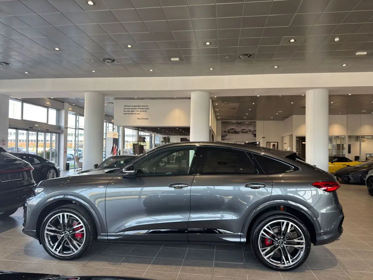 Audi Q4 Sportback nuova a Firenze (3)