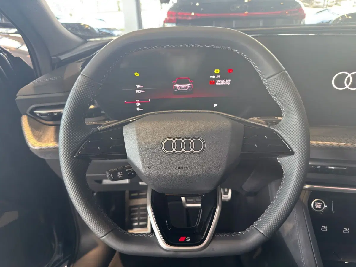 Audi Q4 Sportback nuova a Firenze (9)