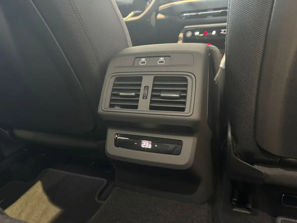 Audi Q4 Sportback nuova a Firenze (16)