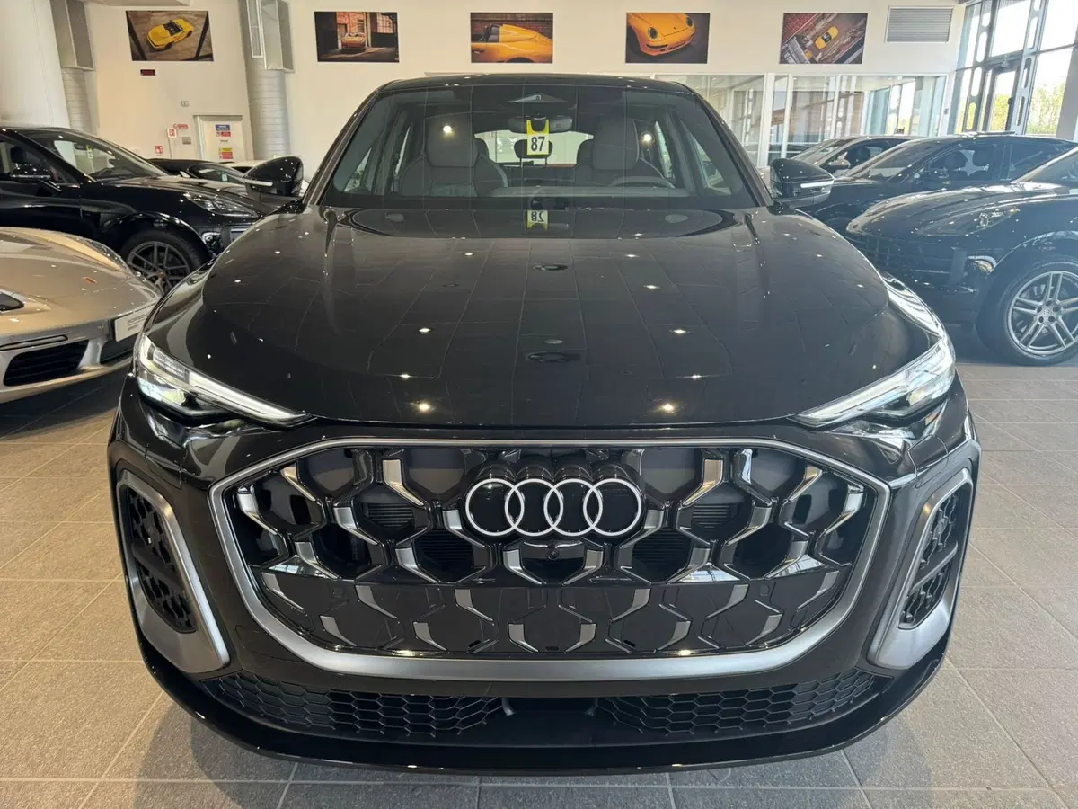 Audi Q4 Sportback nuova a Firenze (2)