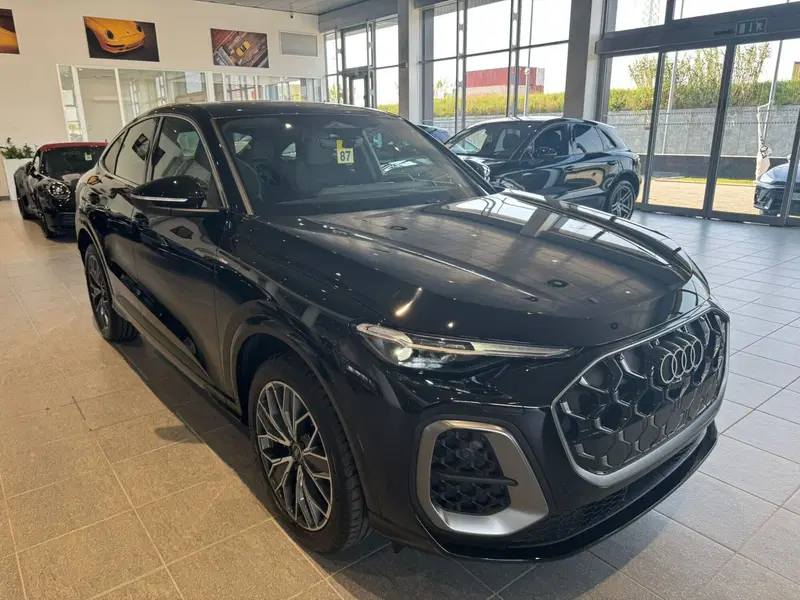 Audi Q4 Sportback nuova a Firenze (3)