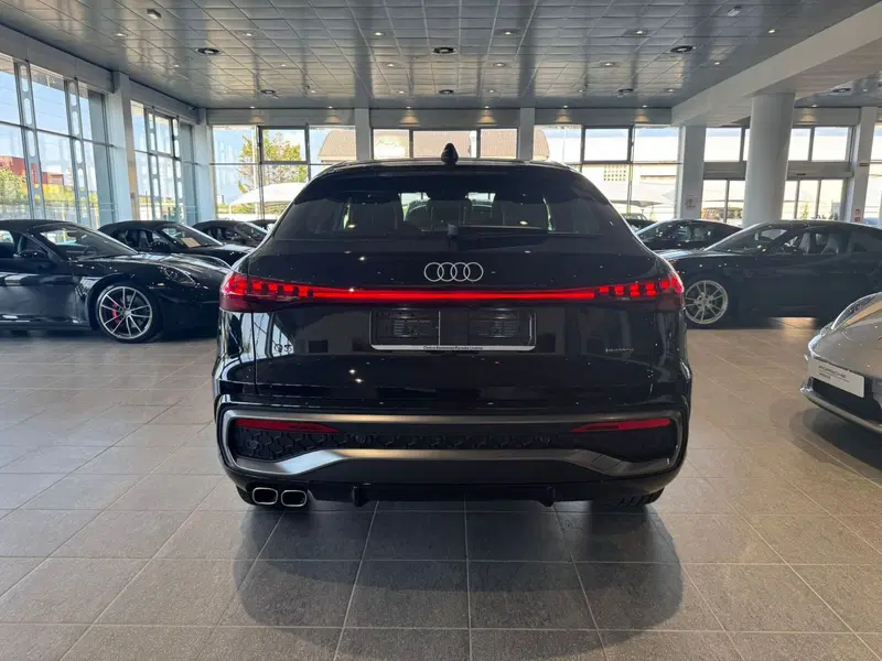 Audi Q4 Sportback nuova a Firenze (6)