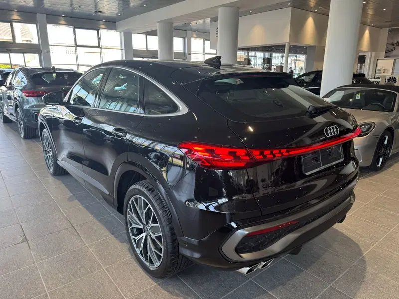 Audi Q4 Sportback nuova a Firenze (8)