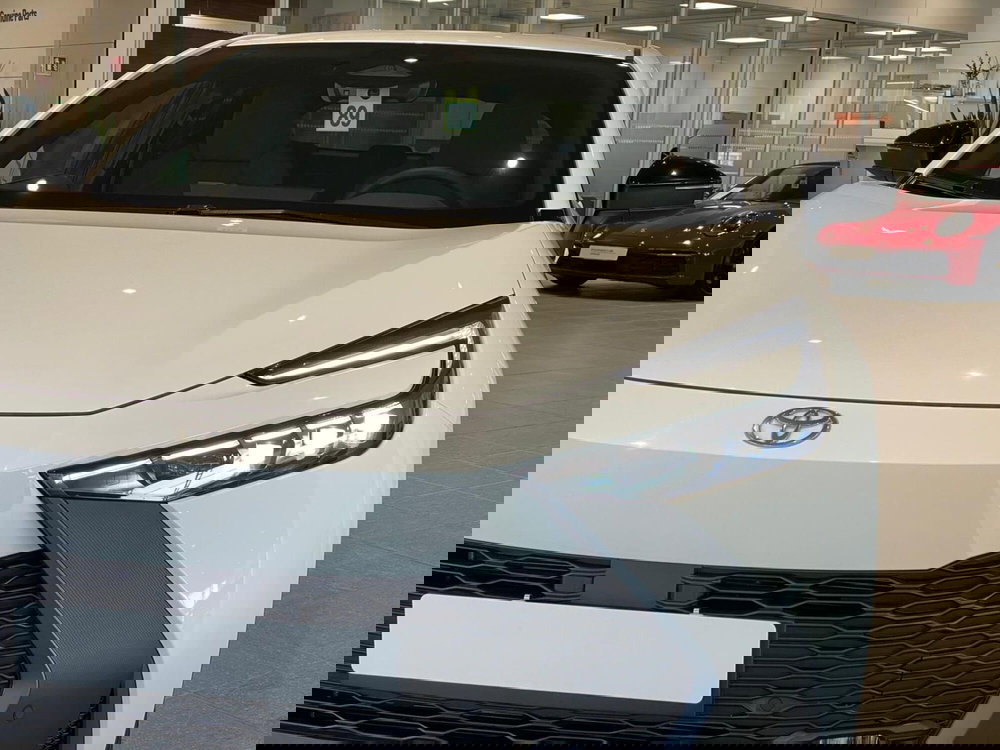 Toyota Toyota C-HR nuova a Firenze (11)