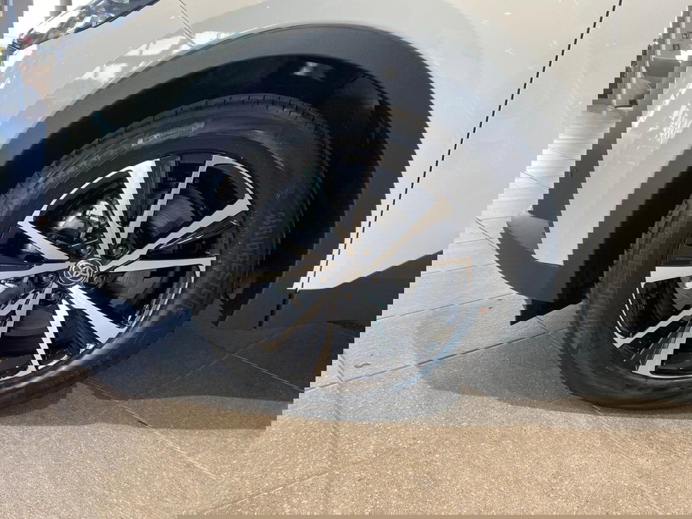 Toyota Toyota C-HR nuova a Firenze (13)