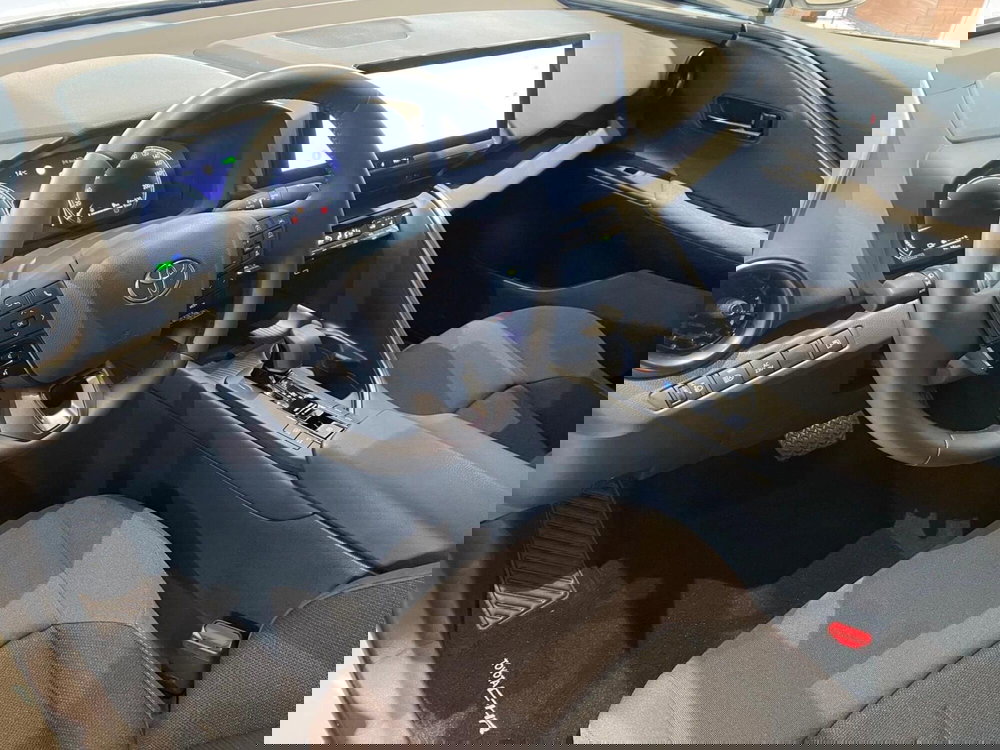 Toyota Toyota C-HR nuova a Firenze (14)