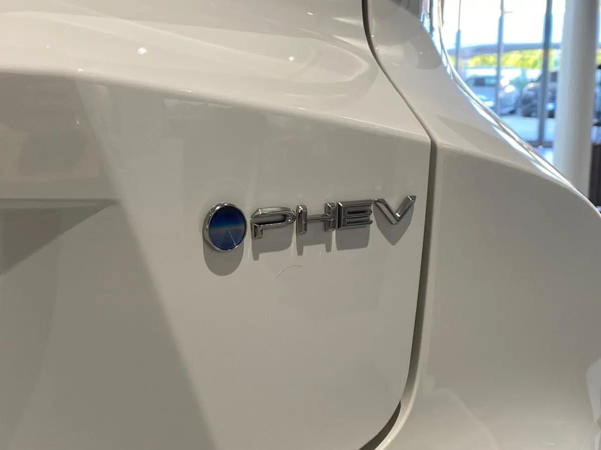 Toyota Toyota C-HR nuova a Firenze (6)