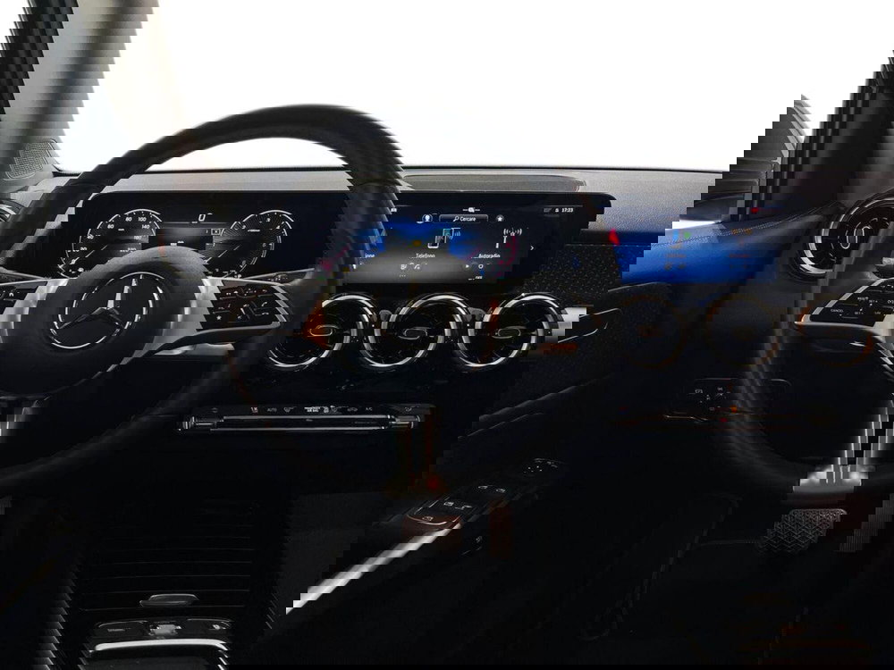 Mercedes-Benz GLB usata a Napoli (11)