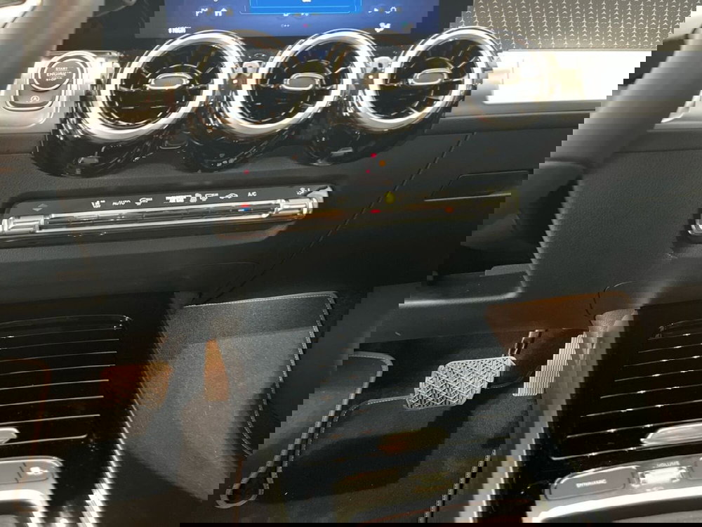 Mercedes-Benz GLB usata a Napoli (14)