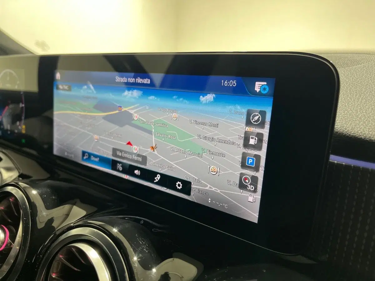 Mercedes-Benz GLB usata a Napoli (14)