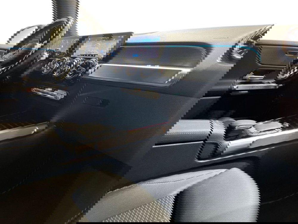 Mercedes-Benz GLB usata a Napoli (16)