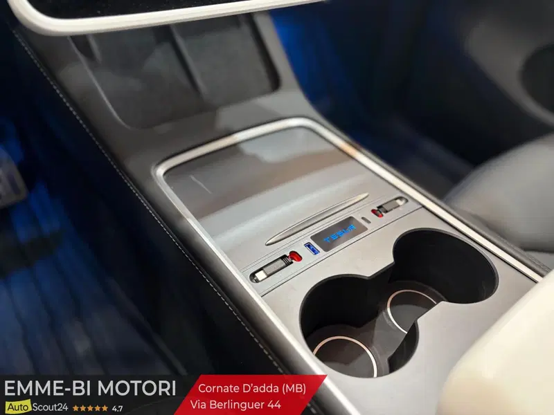 Tesla Model Y usata a Monza e Brianza (11)