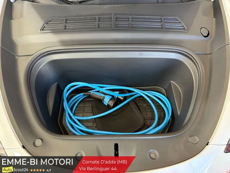 Tesla Model Y usata a Monza e Brianza (13)