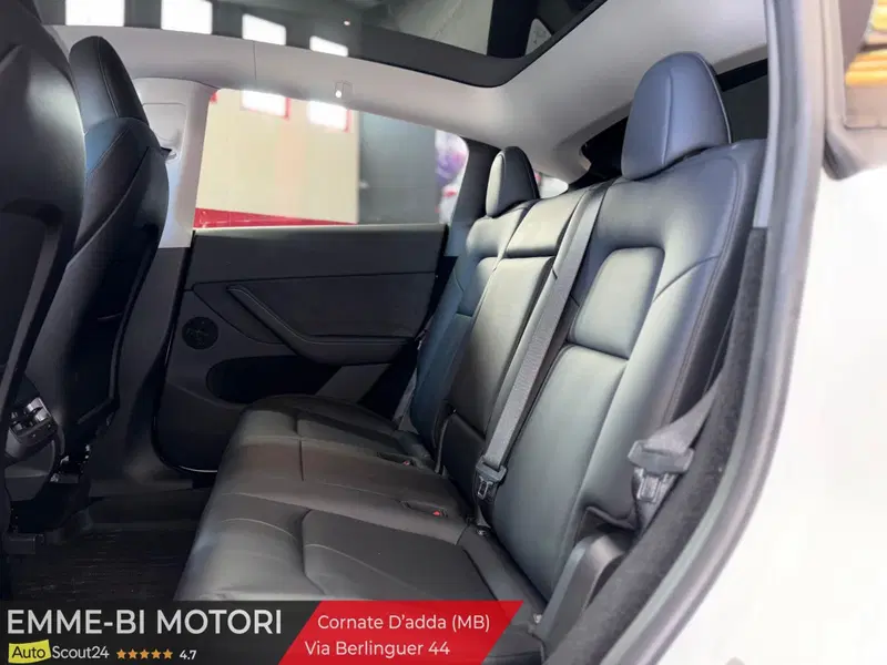 Tesla Model Y usata a Monza e Brianza (7)