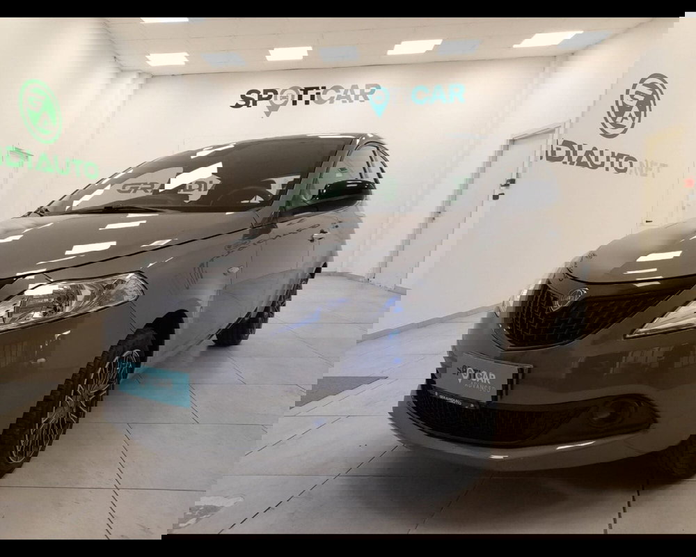 Lancia Ypsilon usata a Savona (2)