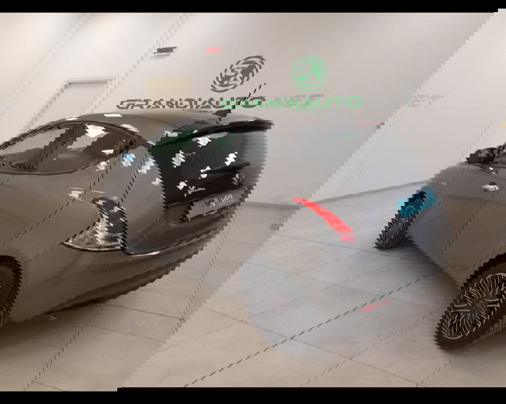 Lancia Ypsilon usata a Savona (4)