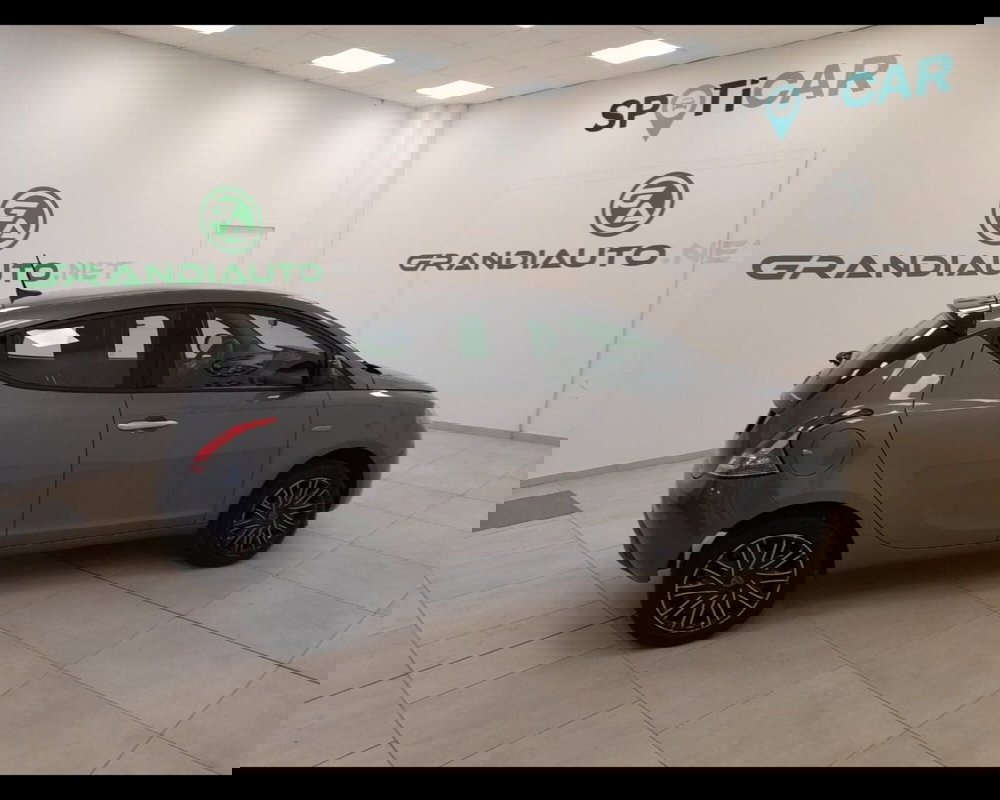 Lancia Ypsilon usata a Savona (6)