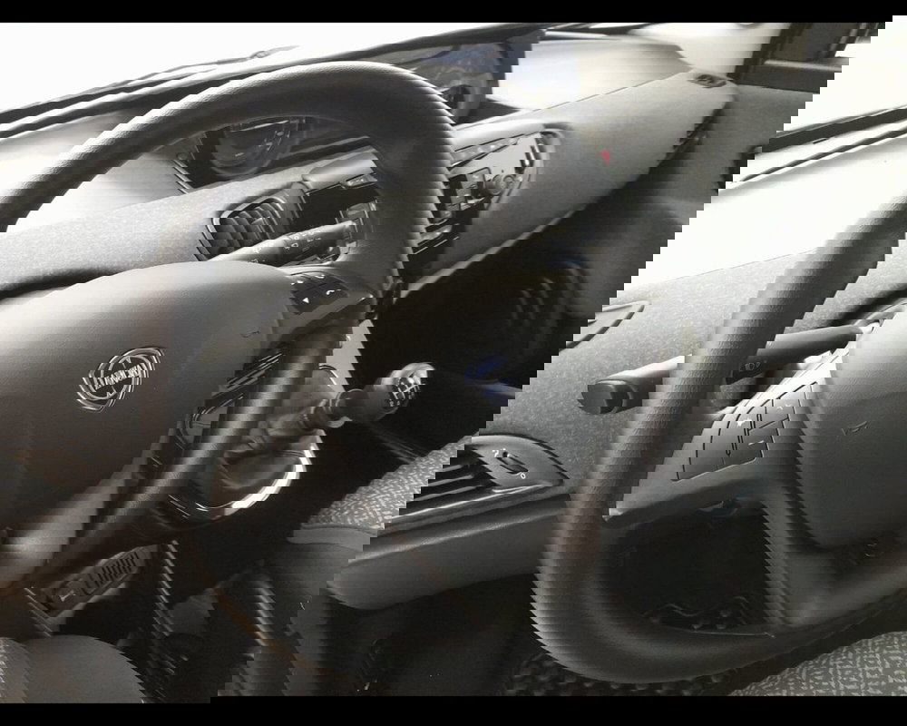 Lancia Ypsilon usata a Savona (9)