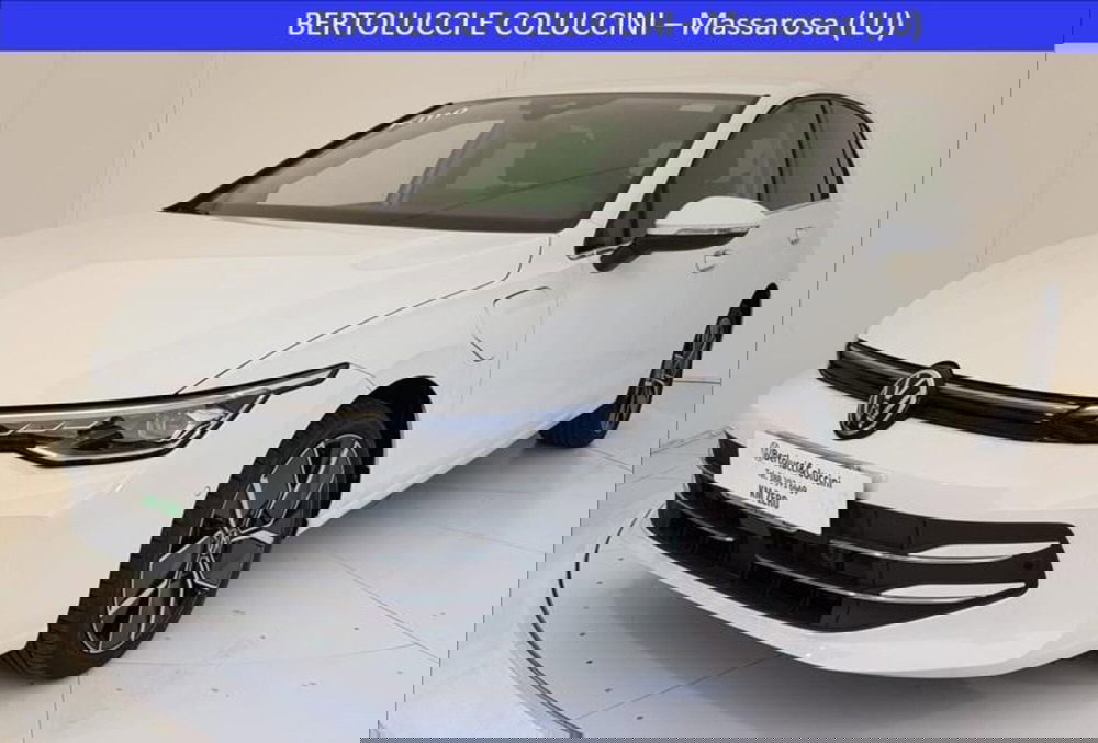 Volkswagen Golf nuova a Lucca