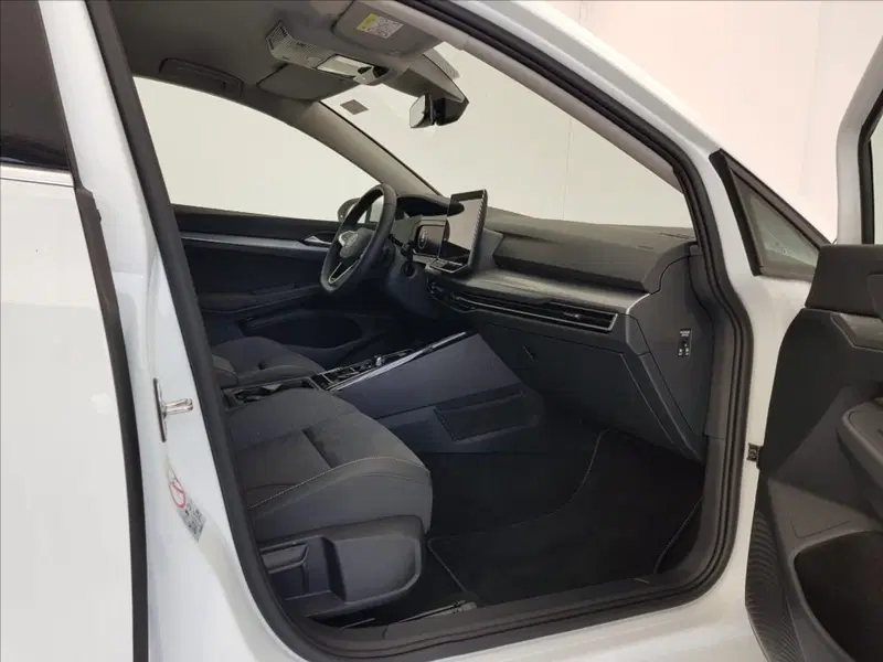 Volkswagen Golf nuova a Lucca (10)