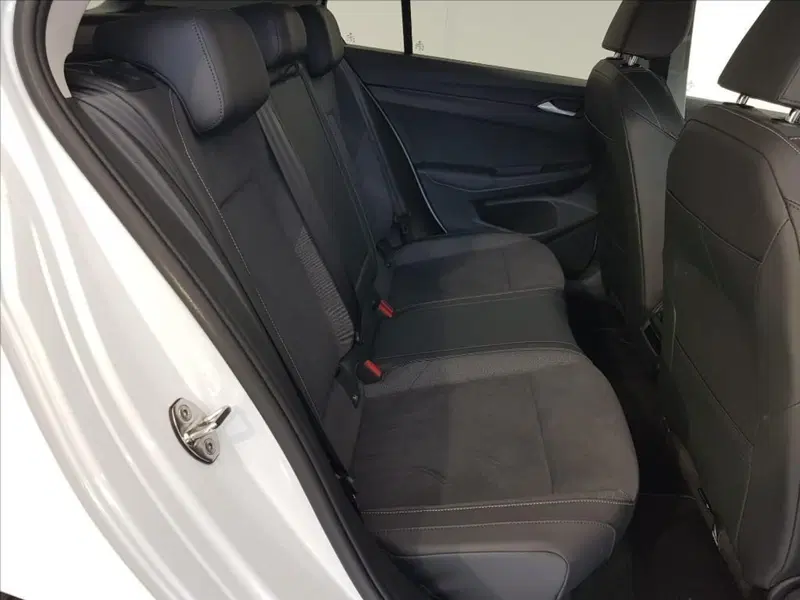Volkswagen Golf nuova a Lucca (12)