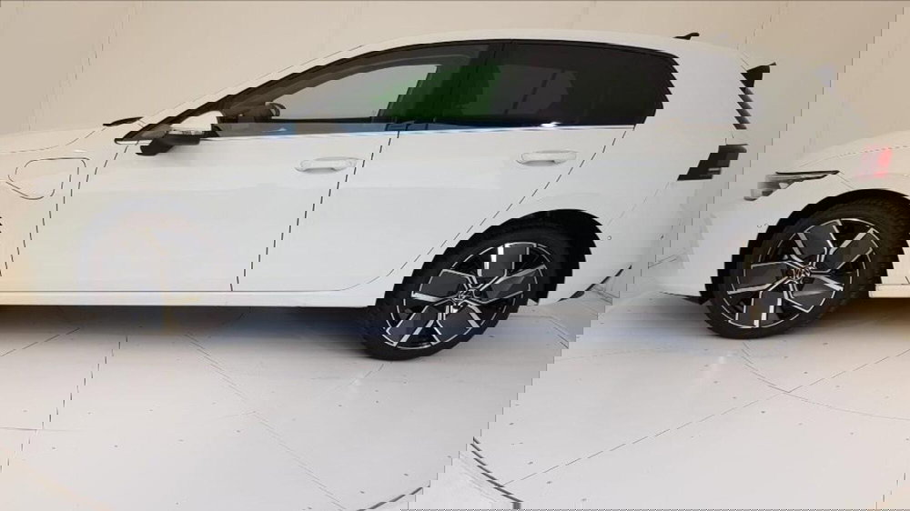 Volkswagen Golf nuova a Lucca (3)