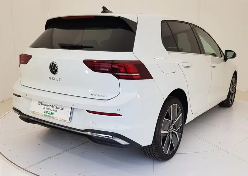 Volkswagen Golf nuova a Lucca (6)